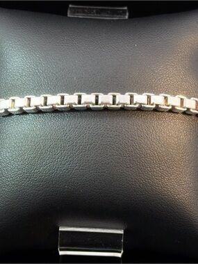Tiffany & Co. Venetian (925) Sterling Silver bracelet.